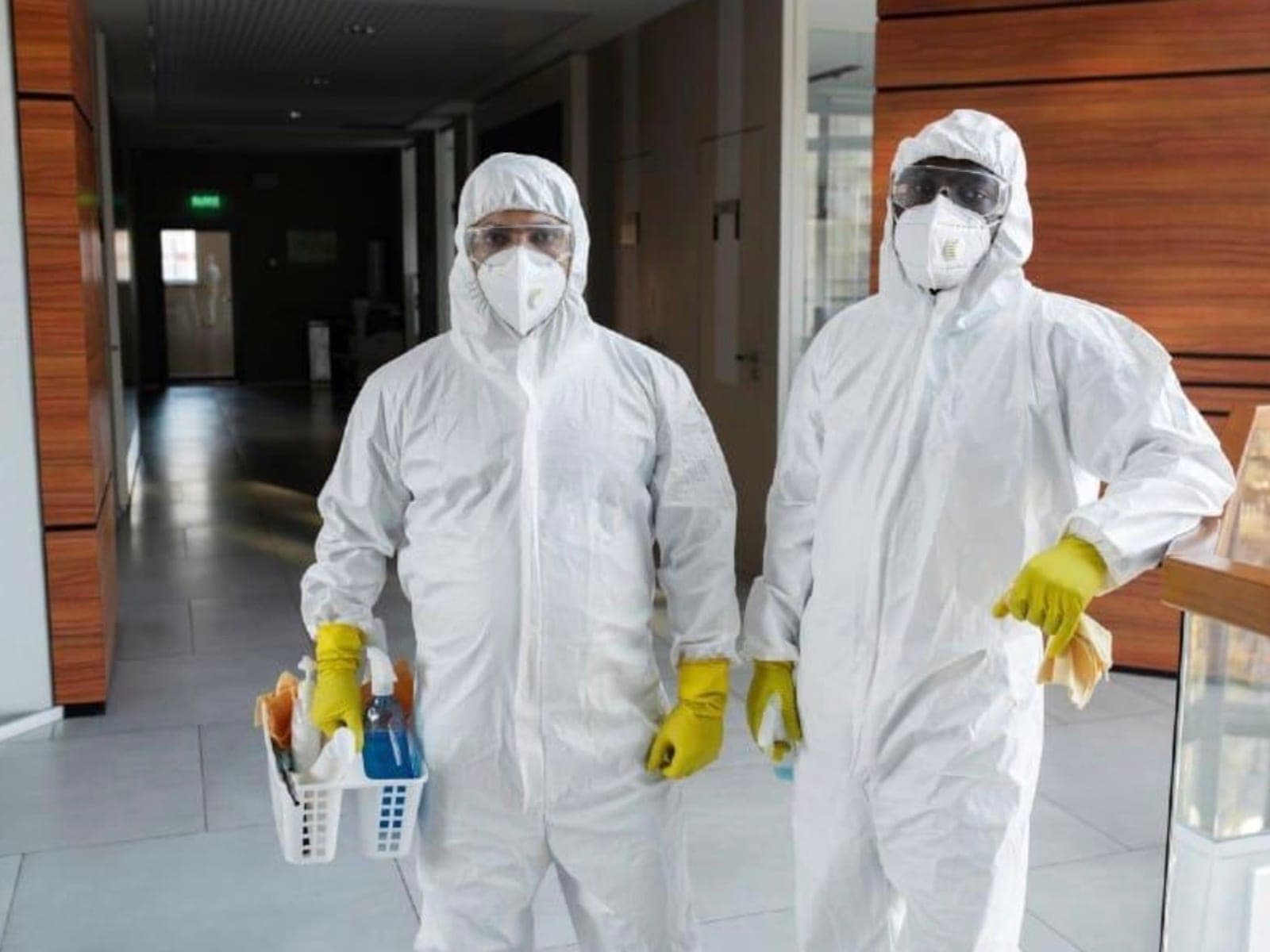 Nettoyage extrême en tenue de protection