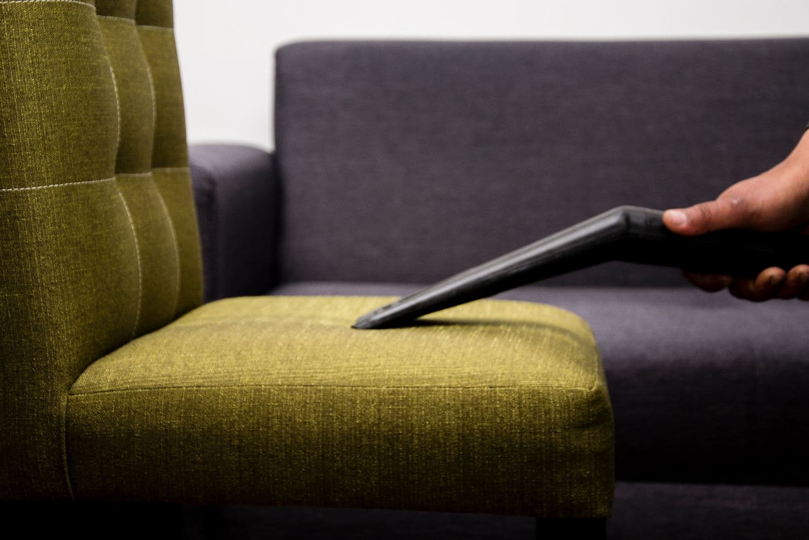 Nettoyage d'un canapé par injection-extraction